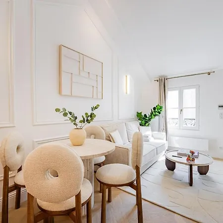 9#new 4 People - Saint-germain Notre-dame * Париж